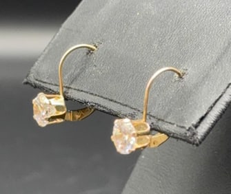 PAIR OF 14KT GOLD DIAMOND EARRINGS