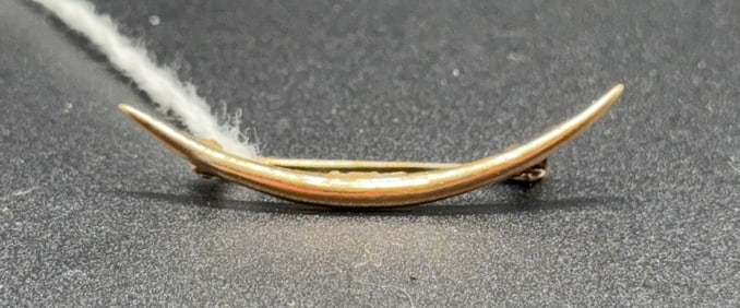 10KT GOLD CRESENT PIN