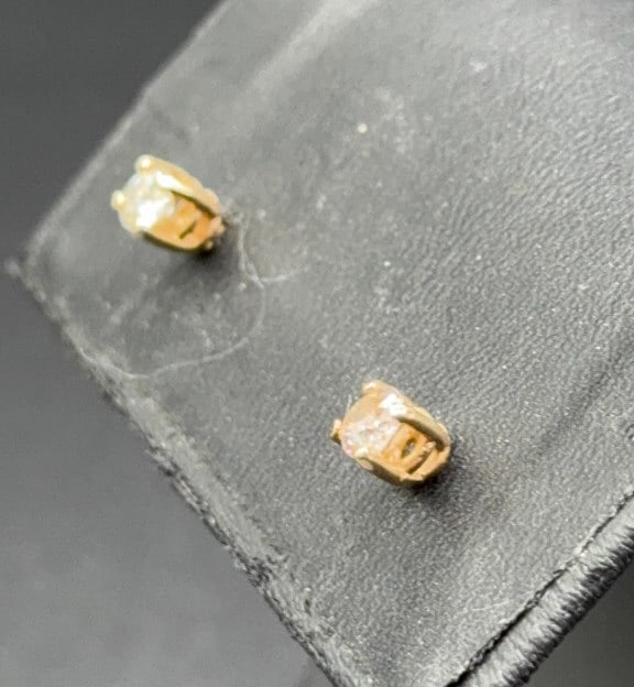 PAIR OF SMALL 14KT GOLD DIAMOND EARRINGS: ~