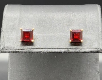 PAIR OF 14KT GOLD EARRINGS