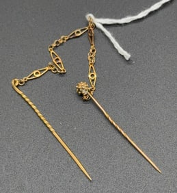 14KT GOLD HAT PINS W/CHAIN