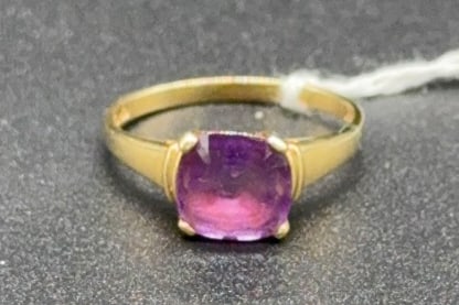 14KT (585) GOLD RING W/AMETHYST