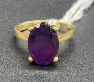 14KT YELLOW GOLD RING W/AMETHYST