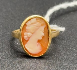ANTIQUE 10KT GOLD CAMEO RING