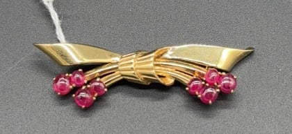 14KT YELLOW GOLD RUBY? BROACH: 9g