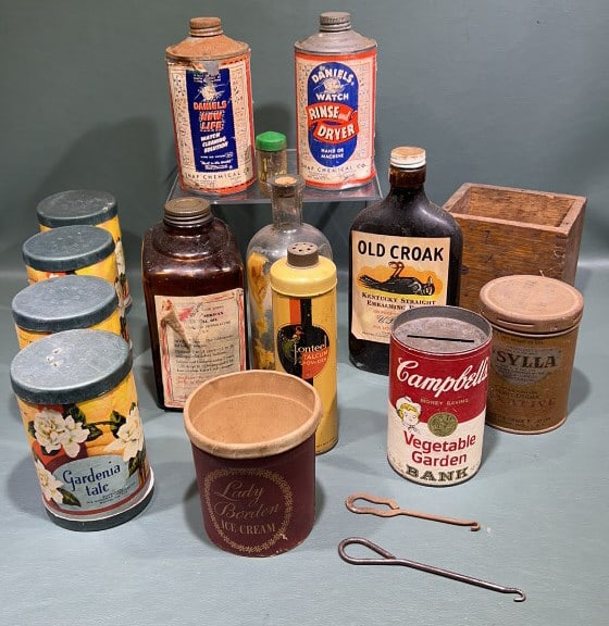 COLLECTION OF VINTAGE ADVERTISING TINS & BOTTLES (1 of 9)