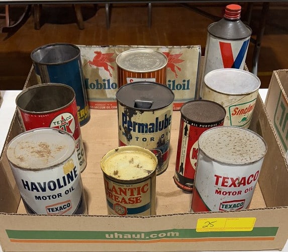 COLLECTION OF VARIOUS VINTAGE 1 QT OIL CANS (1 of 7)