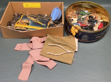 VINTAGE BUTTONS & SPACE SHIP NEEDLE PACKS