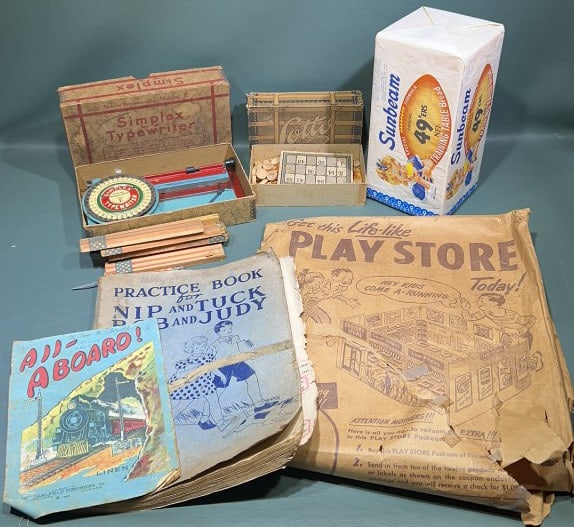 COLLECTION OF VINTAGE GAMES, ADVERTISING, & BOOKS (1 of 7)