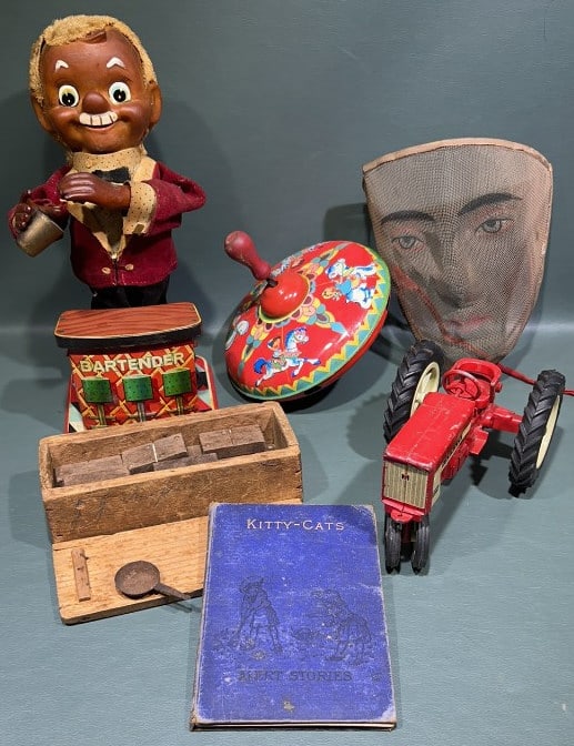 VINTAGE WOODEN DOMINOES & TOY LOT (1 of 10)