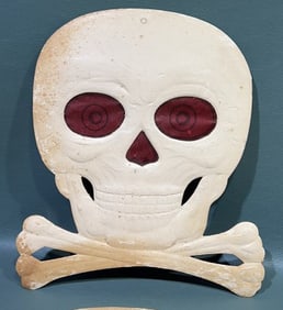 6 HE LUHRS SKELETON SKULL & CROSSBONES LOT