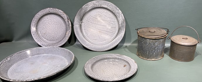 GRANITEWARE / AGATEWARE PLATES & TINS LOT