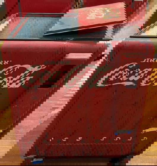 VINTAGE COCA-COLA ICE CHEST COOLER (1 of 8)