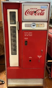 COCA-COLA CAVALIER CS-80 VENDING MACHINE