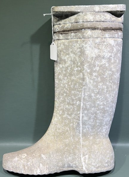 TOTES ALUMINUM ADVERTISING BOOT (1 of 4)