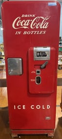 VINTAGE COCA-COLA CAVALIER 51 VENDING MACHINE