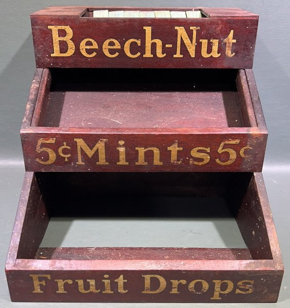 VINTAGE BEECH NUT WOODEN COUNTER DISPLAY: 12-1/2" X 10" X 10-3/4"