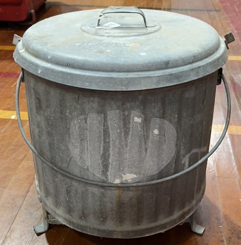 UNDERWRITERS INDUSTRIES GALVANIZED WHEELING 3 can: 18" X 16?