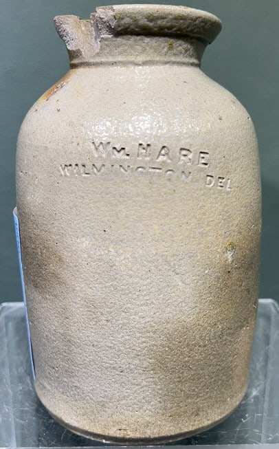 WM HARE WILMINGTON DE STONEWARE CROCK: LARGE CHIP TO THE LIP, 7-1/4" TALL