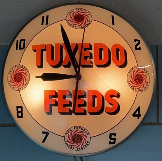 VINTAGE TUXEDO FEEDS LIGHTED ADVERTISING CLOCK (1 of 7)