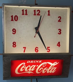 VINTAGE DRINK COCA-COLA LIGHTED ADVERTISING CLOCK