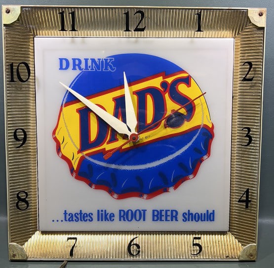 VINTAGE LIGHTED DAD'S ROOT BEER ADVERTISING CLOCK (1 of 7)
