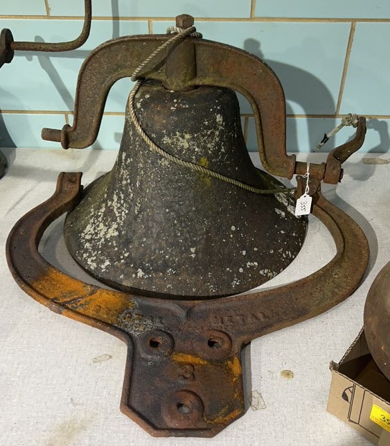 ANTIQUE CAST IRON FARM BELL W/ YOKE: HANGING BRACKET HAS BEEN REPAIRED 22" X 15"