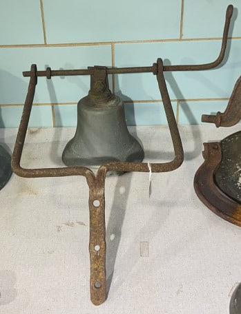 ANTIQUE BRONZE BELL & YOKE W/ MOUNTING BRACKET: 28" X 23"