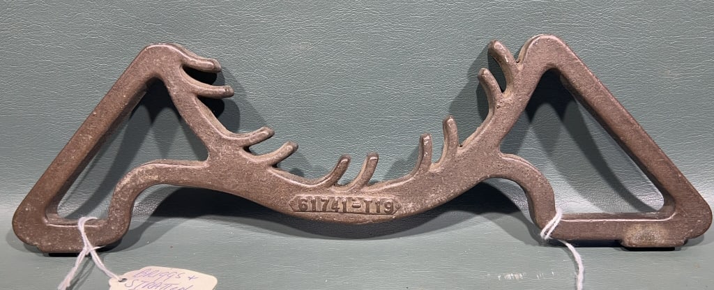 BRIGGS & STRATTON FLY WHEEL WRENCH / HOLDER (1 of 6)