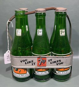 METAL 7-UP 6 PACK CARRIER & BOTTLE