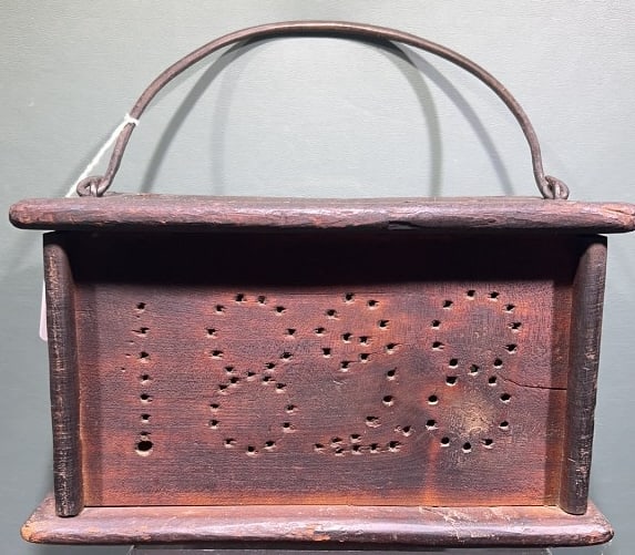 1828 WOODEN FOOT WARMER (1 of 7)