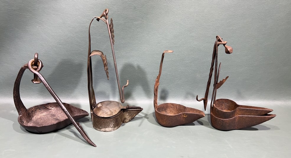 COLLECTION OF ANTIQUE OIL LAMPS: 7" X 2-1/2"