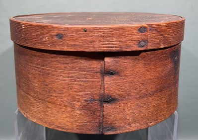 LARGE ANTIQUE SHAKER BOX