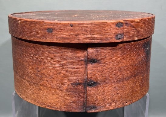 LARGE ANTIQUE SHAKER BOX (1 of 7)