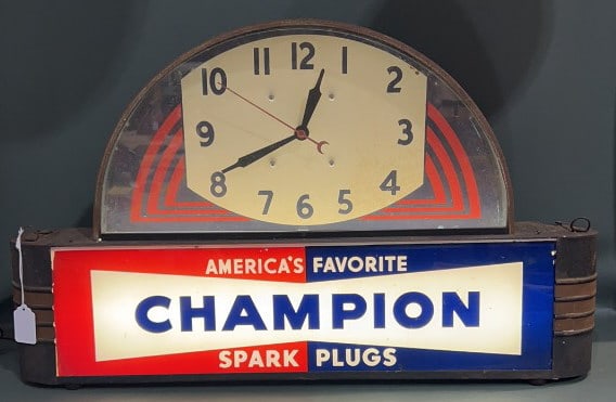 CHAMPION SPARK PLUG LIGHT UP ADVERTISING CLOCK (1 of 6)