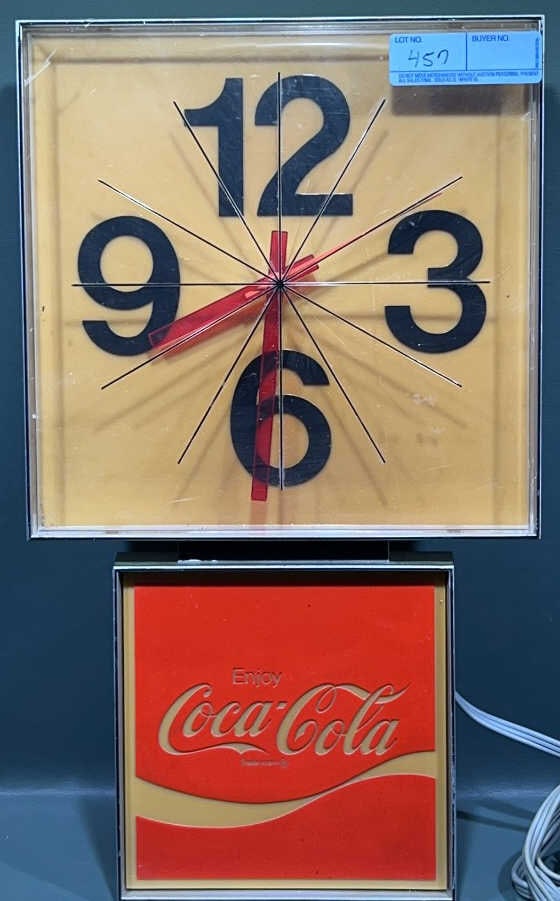 VINTAGE LIGHTED COCA-COLA ADVERTISING CLOCK (1 of 8)