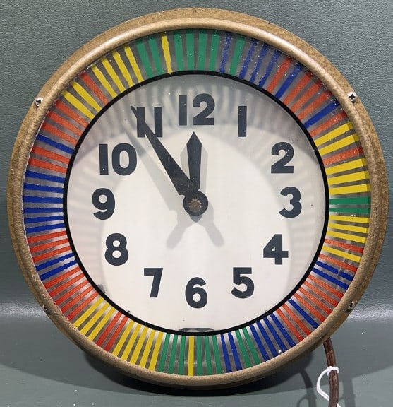OHIO ADVER. "COLOR IN MOTION" ADVERTISING CLOCK (1 of 7)