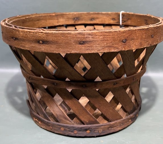 ANTIQUE BASKET: 12" X 7"