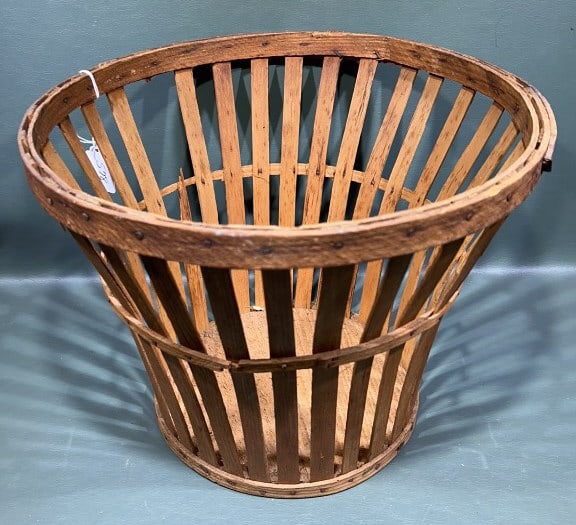 ANTIQUE BENTWOOD BASKET (1 BROKEN SLAT) (1 of 4)
