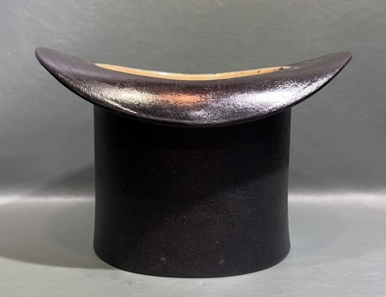 ANTIQUE CAST IRON PORCELAIN LINED TOP HAT SPITTOON: 7" X 10-1/2" X 5"