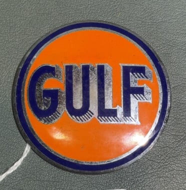 GULF RADIATOR GRILL EMBLEM (1 of 2)