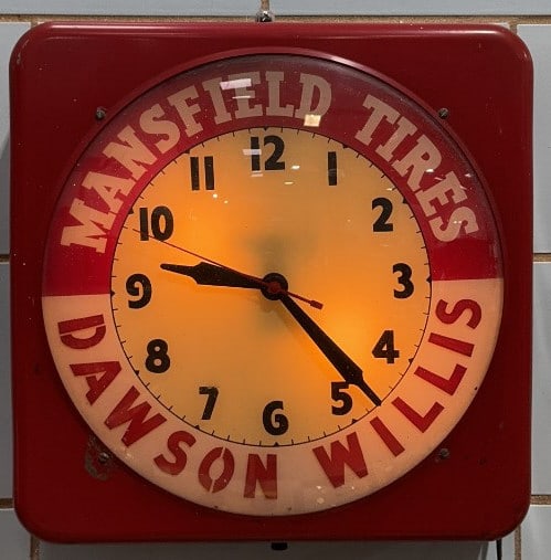 MANSFIELD TIRES LIGHTED CLOCK (1 of 5)