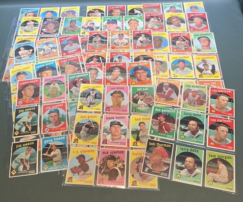 135 1959 TOPPS BASEBALL CARDS (1 of 8)