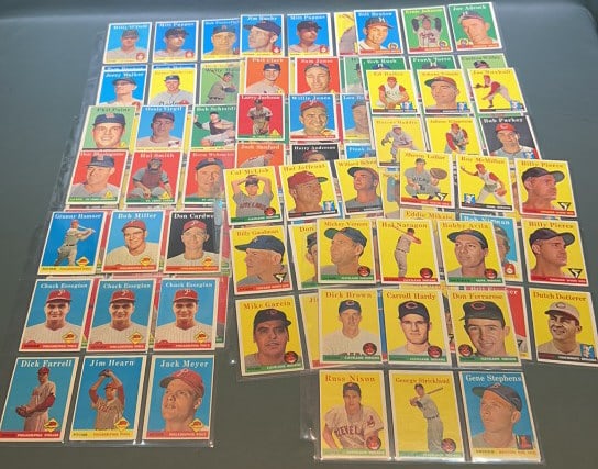 117 1958 TOPPS BASEBALL CARDS (1 of 8)