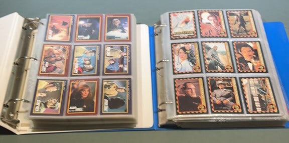 2 BINDERS OF VINTAGE TRADING CARDS (1 of 10)