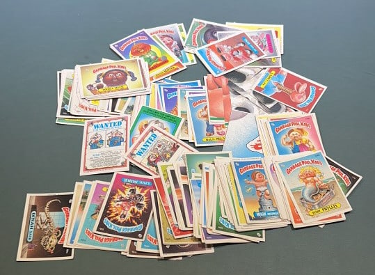 136 1980S GARBAGE PAIL KIDS TRADING CARDS (1 of 5)