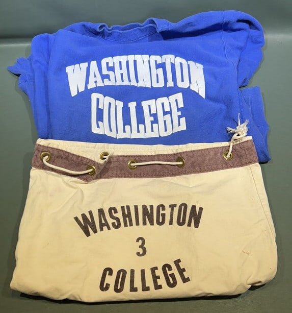 2 WASHINGTON COLLEGE BAG & CHAMPION SWEATSHIRT: Champion Reverse Weave Made in USA tag on sweatshirt. Sweatshirt is size Large. Sweatshirt measures 27" length