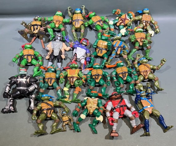 23 2002-2006 NINJA TURTLES ACTION FIGURES (1 of 3)
