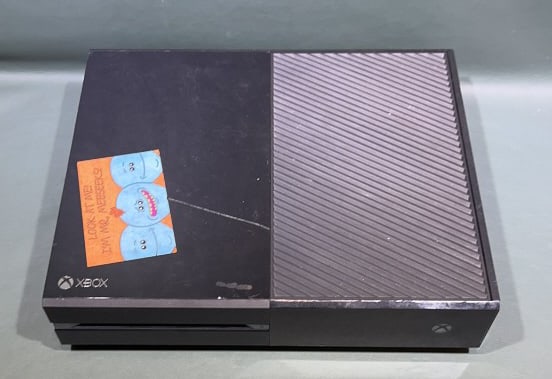 XBOX ONE CONSOLE (1 of 5)