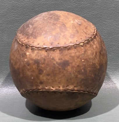 ANTIQUE LEATHER BASEBALL (1 of 2)